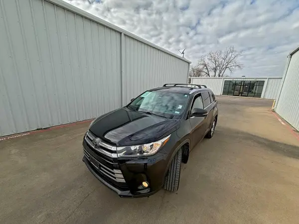 5TDYZRFHXJS243386 2018 TOYOTA HIGHLANDER - Image 2