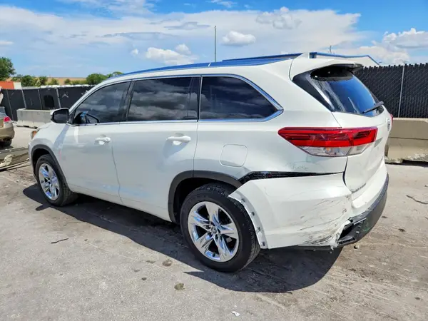 5TDYZRFHXJS257594 2018 TOYOTA HIGHLANDER - Image 2