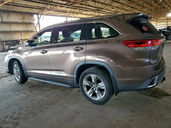 5TDYZRFHXJS257711 2018 TOYOTA HIGHLANDER - Image 2