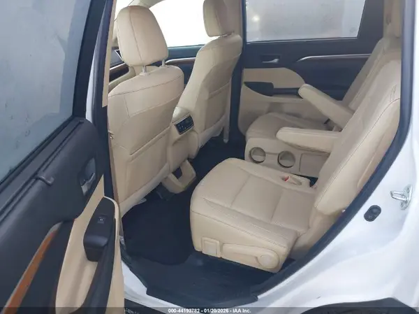 5TDYZRFHXJS265209 2018 TOYOTA HIGHLANDER - Image 8