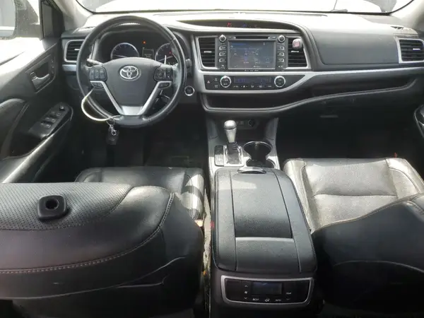 5TDYZRFHXJS286075 2018 TOYOTA HIGHLANDER - Image 8