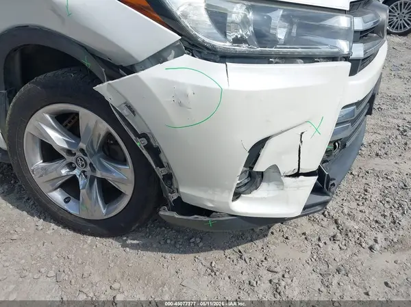 2019 TOYOTA HIGHLANDER auction photo 6