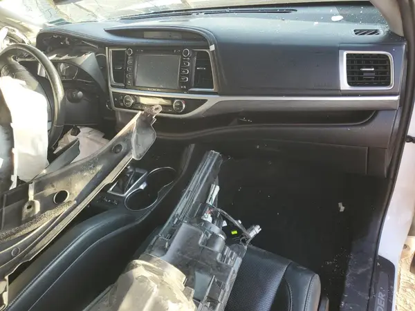 5TDYZRFHXKS361553 2019 TOYOTA HIGHLANDER - Image 8