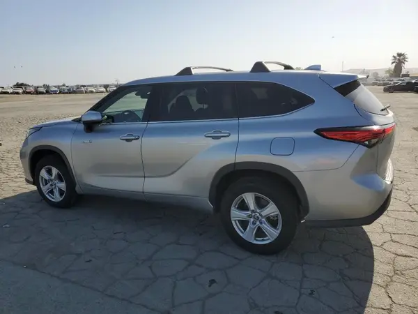 5TDZARAH0MS505049 2021 TOYOTA HIGHLANDER - Image 2