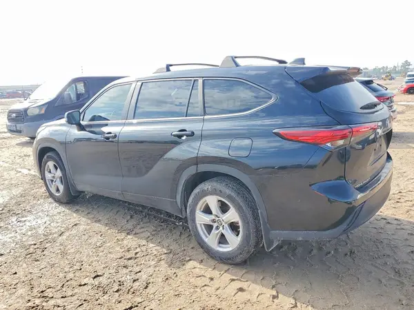 5TDZARAH1PS017412 2023 TOYOTA HIGHLANDER - Image 2