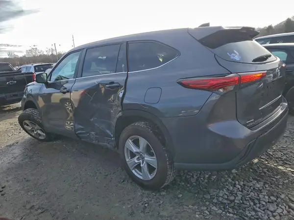 5TDZARAH1PS526061 2023 TOYOTA HIGHLANDER - Image 2