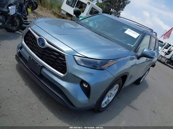 5TDZARAH1PS526125 2023 TOYOTA HIGHLANDER - Image 2