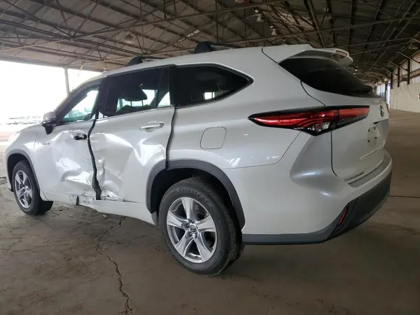 5TDZARAH2MS006608 2021 TOYOTA HIGHLANDER - Image 2
