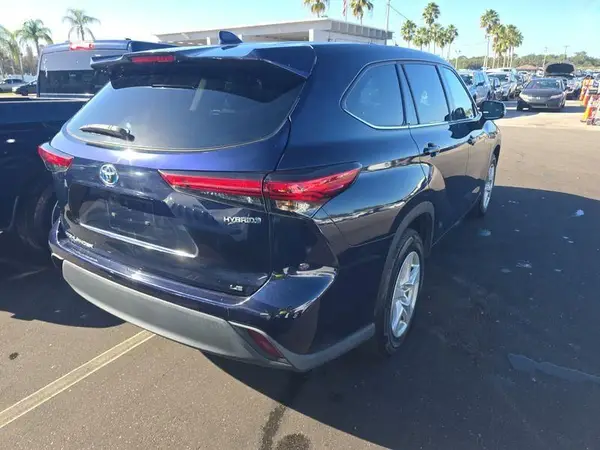5TDZARAH2MS506882 2021 TOYOTA HIGHLANDER - Image 2