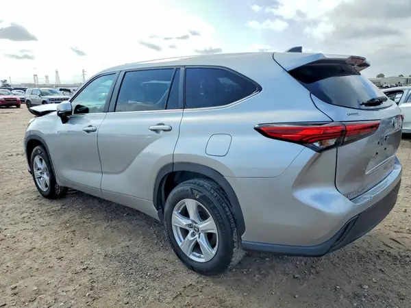 5TDZARAH2PS016852 2023 TOYOTA HIGHLANDER - Image 2