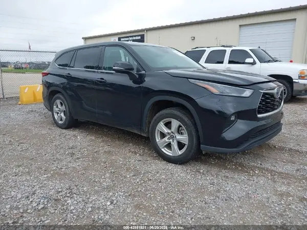 5TDZARAH3NS012872 2022 TOYOTA HIGHLANDER - Image 1