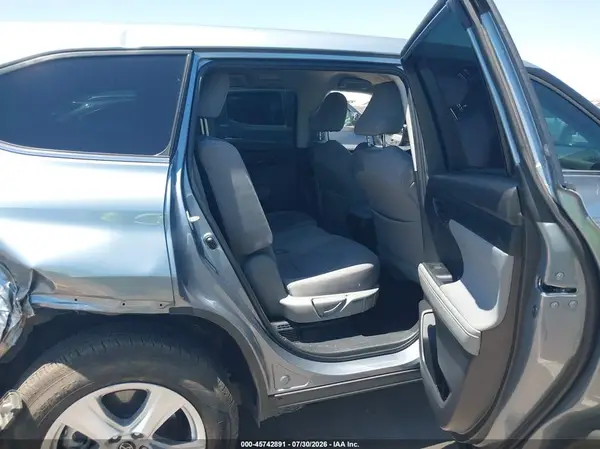5TDZARAH3PS020098 2023 TOYOTA HIGHLANDER - Image 8