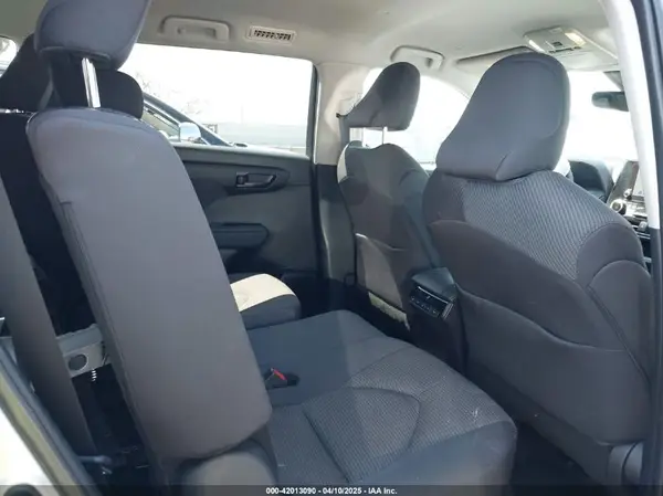 5TDZARAH4RS533945 2024 TOYOTA HIGHLANDER - Image 8