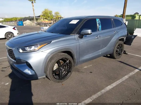 5TDZARAH5LS002213 2020 TOYOTA HIGHLANDER - Image 2
