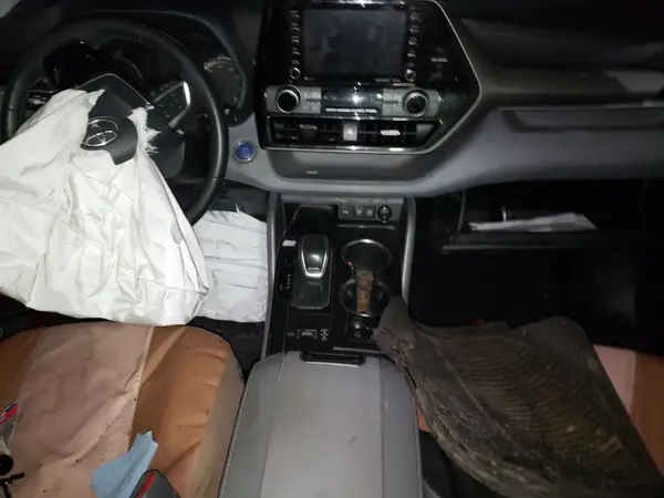 5TDZARAH5MS504849 2021 TOYOTA HIGHLANDER - Image 8