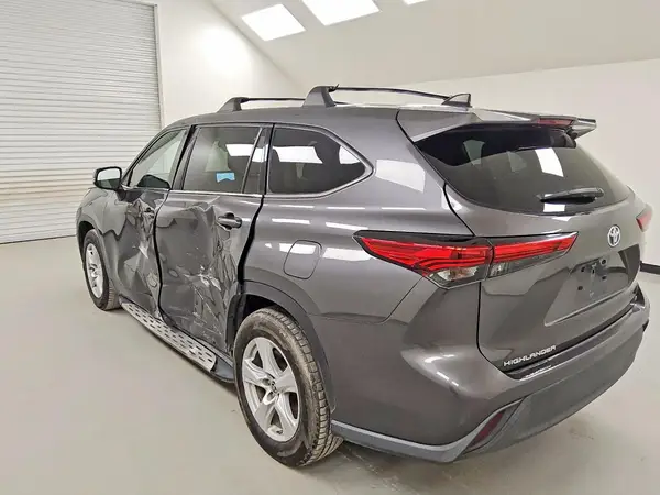 5TDZARAH5NS515707 2022 TOYOTA HIGHLANDER - Image 2