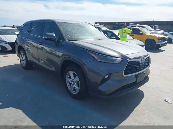 5TDZARAH5NS517327 2022 TOYOTA HIGHLANDER - Image 1