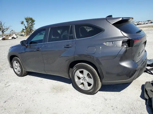 5TDZARAH5RS537289 2024 TOYOTA HIGHLANDER - Image 2