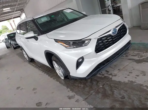 5TDZARAH6NS516395 2022 TOYOTA HIGHLANDER - Image 1