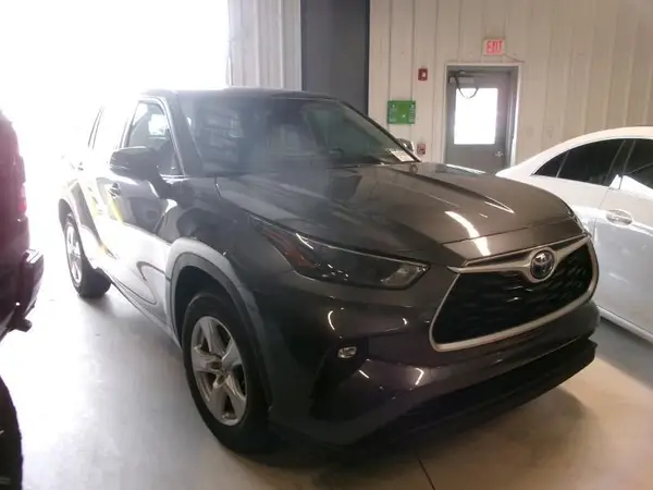 5TDZARAH6NS517160 2022 TOYOTA HIGHLANDER - Image 2