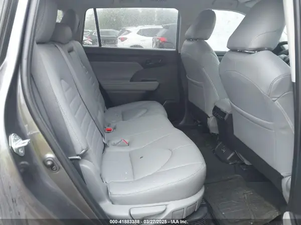 5TDZARAH6PS519655 2023 TOYOTA HIGHLANDER - Image 8