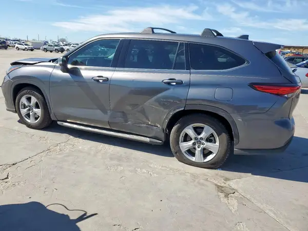 5TDZARAH7NS510413 2022 TOYOTA HIGHLANDER - Image 2