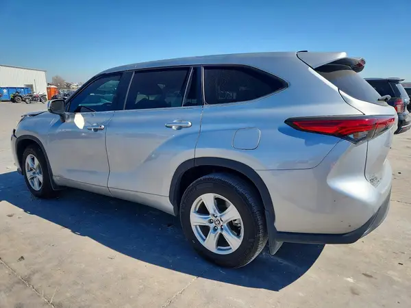 5TDZARAH7PS519616 2023 TOYOTA HIGHLANDER - Image 2