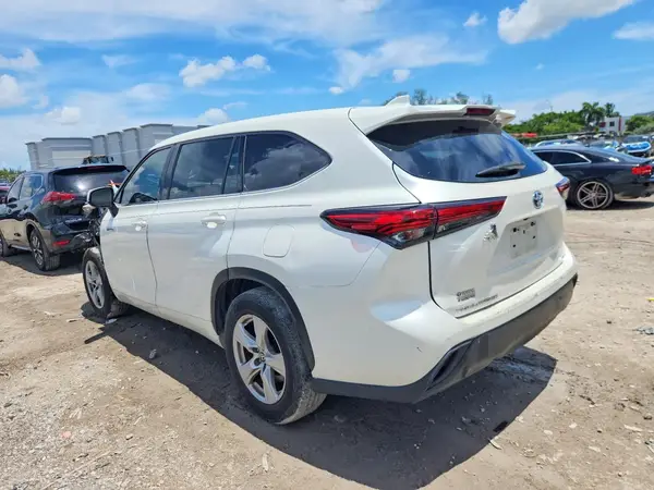 5TDZARAH8LS501121 2020 TOYOTA HIGHLANDER - Image 2