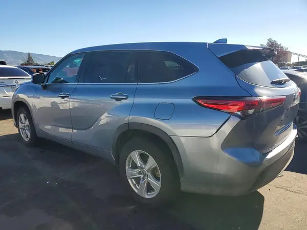 5TDZARAH8MS005043 2021 TOYOTA HIGHLANDER - Image 2
