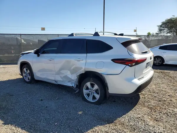 5TDZARAH8RS532054 2024 TOYOTA HIGHLANDER - Image 2