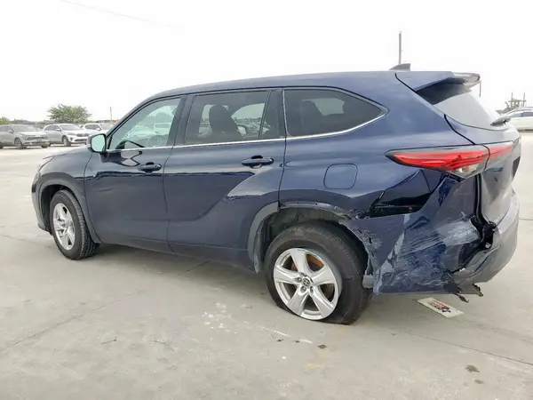 5TDZARAH9NS516276 2022 TOYOTA HIGHLANDER - Image 2
