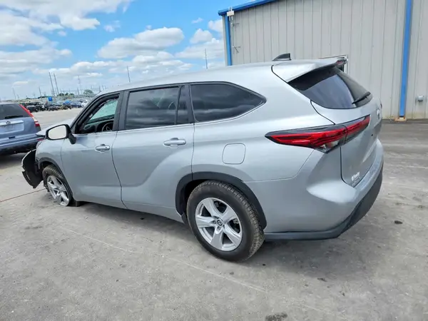 5TDZARAH9PS527734 2023 TOYOTA HIGHLANDER - Image 2