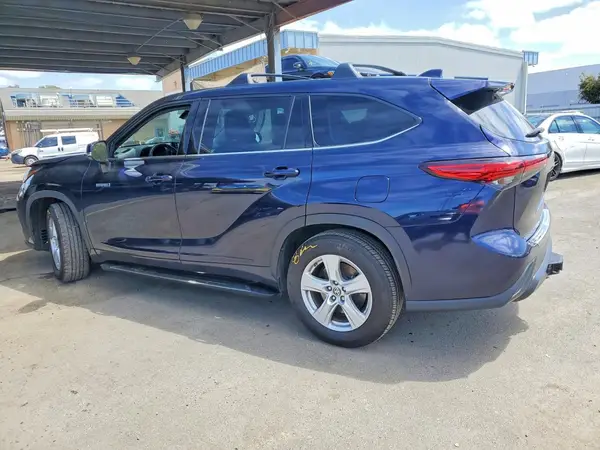 5TDZARAHXLS000845 2020 TOYOTA HIGHLANDER - Image 2