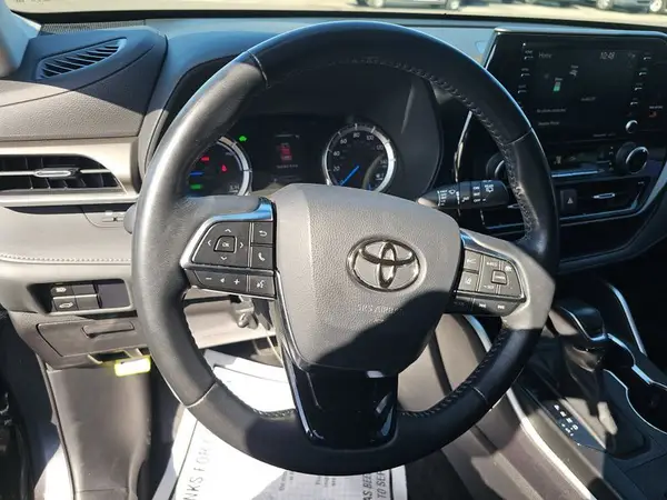 5TDZARAHXMS008929 2021 TOYOTA HIGHLANDER - Image 2