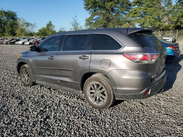 5TDZARFH0GS017443 2016 TOYOTA HIGHLANDER - Image 2