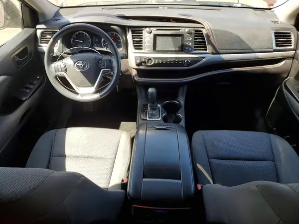 5TDZARFH0GS018706 2016 TOYOTA HIGHLANDER - Image 8