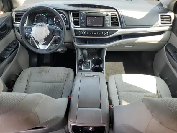 5TDZARFH0GS019130 2016 TOYOTA HIGHLANDER - Image 8