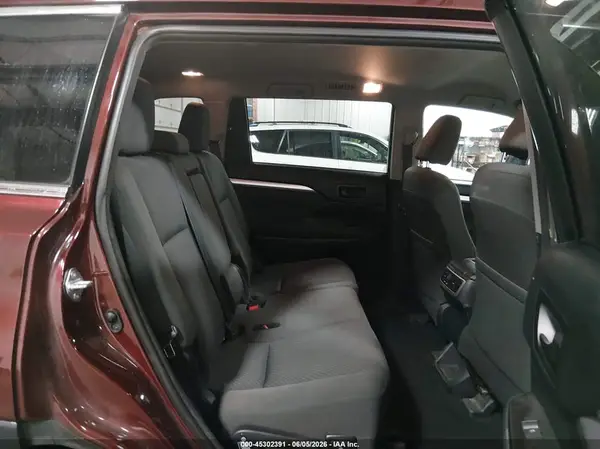 5TDZARFH0GS021346 2016 TOYOTA HIGHLANDER - Image 8
