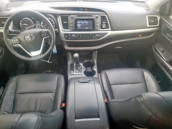 5TDZARFH0GS023114 2016 TOYOTA HIGHLANDER - Image 8