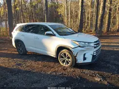5TDZARFH0HS025687 2017 TOYOTA HIGHLANDER