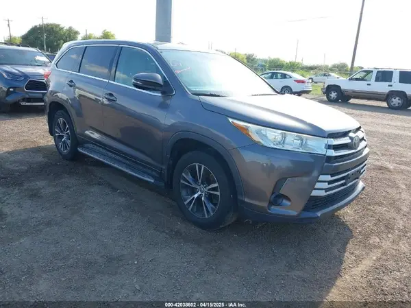 5TDZARFH0HS027259 2017 TOYOTA HIGHLANDER - Image 1