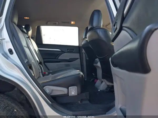 5TDZARFH0JS032970 2018 TOYOTA HIGHLANDER - Image 8