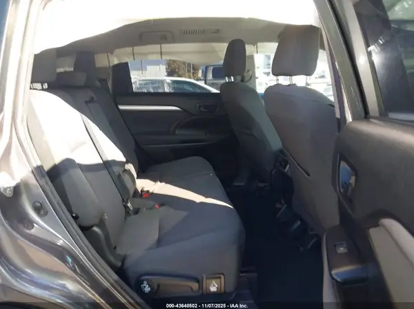 5TDZARFH0JS036548 2018 TOYOTA HIGHLANDER - Image 8