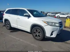 5TDZARFH0JS037151 2018 TOYOTA HIGHLANDER