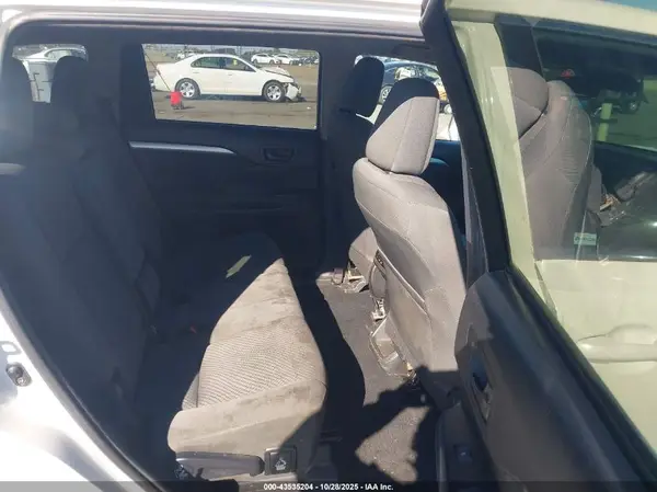 5TDZARFH0JS037151 2018 TOYOTA HIGHLANDER - Image 8