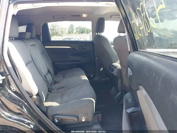 5TDZARFH0JS038784 2018 TOYOTA HIGHLANDER - Image 8
