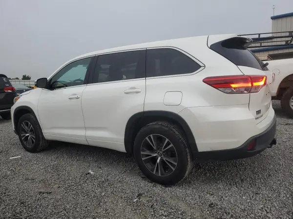 5TDZARFH0JS039501 2018 TOYOTA HIGHLANDER - Image 2