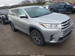 5TDZARFH0JS040082 2018 TOYOTA HIGHLANDER