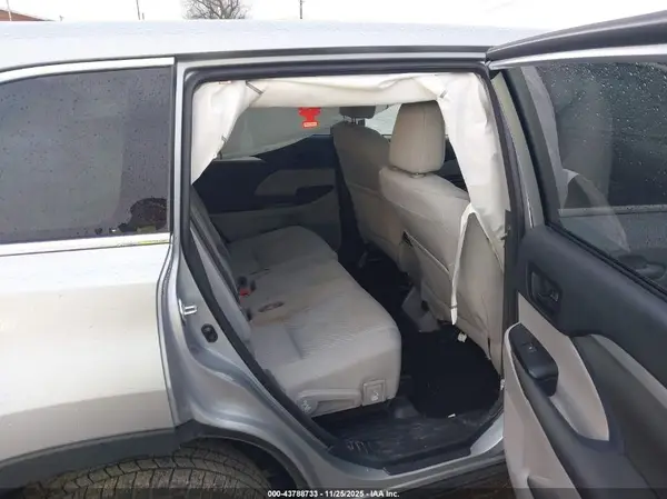 5TDZARFH0JS040082 2018 TOYOTA HIGHLANDER - Image 8