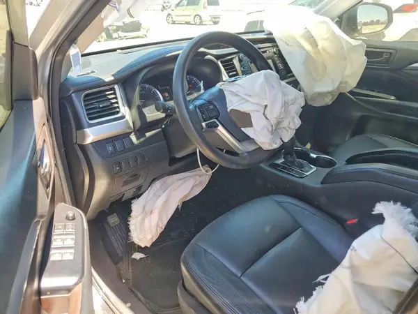 5TDZARFH0JS040891 2018 TOYOTA HIGHLANDER - Image 8